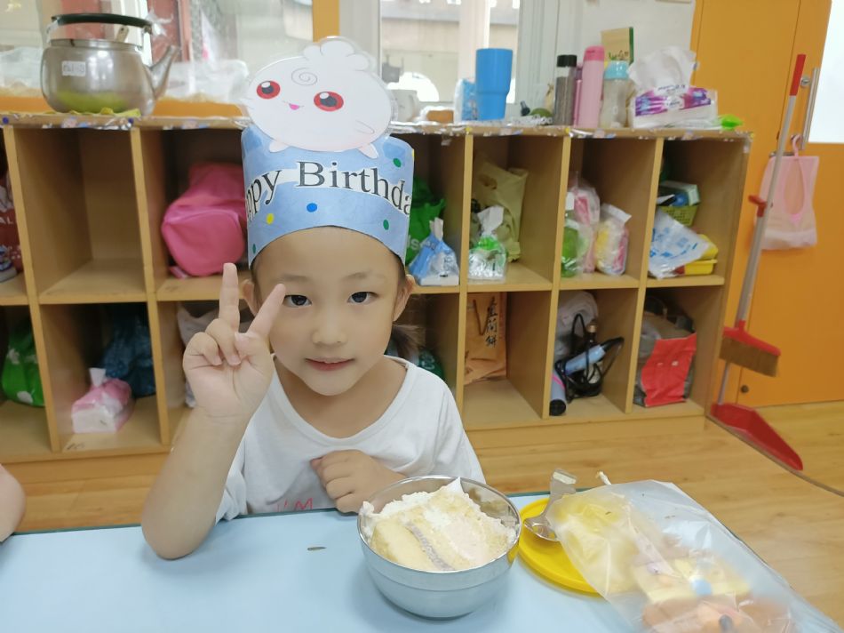 文件 : <FONT COLOR='red'>(109.06.30)Oliva及June寶貝生日-4.JPG</FONT> <BR> 尺寸 : <FONT COLOR='blue'>950 × 712</FONT> 圖元 <BR> 格式 : <FONT COLOR='green'>jpg</FONT> <BR> 大小 : <FONT COLOR='green'> -- </FONT> KB