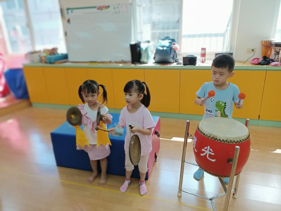 文件 : <FONT COLOR='red'>(109.06.18)奧福音樂-7.JPG</FONT> <BR> 尺寸 : <FONT COLOR='blue'>950 × 712</FONT> 圖元 <BR> 格式 : <FONT COLOR='green'>jpg</FONT> <BR> 大小 : <FONT COLOR='green'> -- </FONT> KB