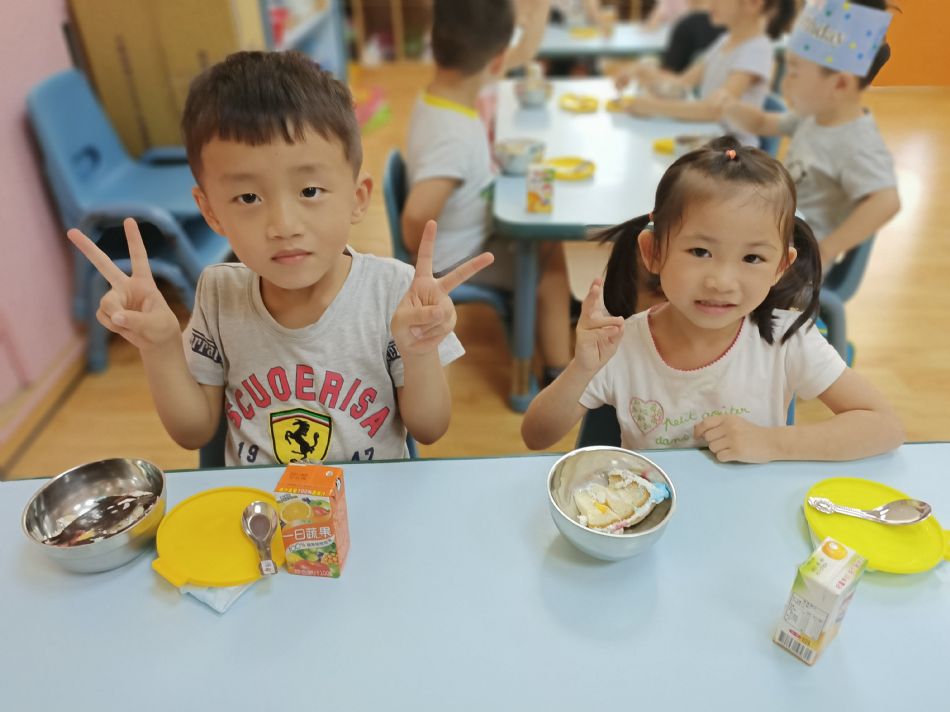 文件 : <FONT COLOR='red'>(109.06.19)Pierce寶貝生日快樂-8.JPG</FONT> <BR> 尺寸 : <FONT COLOR='blue'>950 × 712</FONT> 圖元 <BR> 格式 : <FONT COLOR='green'>jpg</FONT> <BR> 大小 : <FONT COLOR='green'> -- </FONT> KB