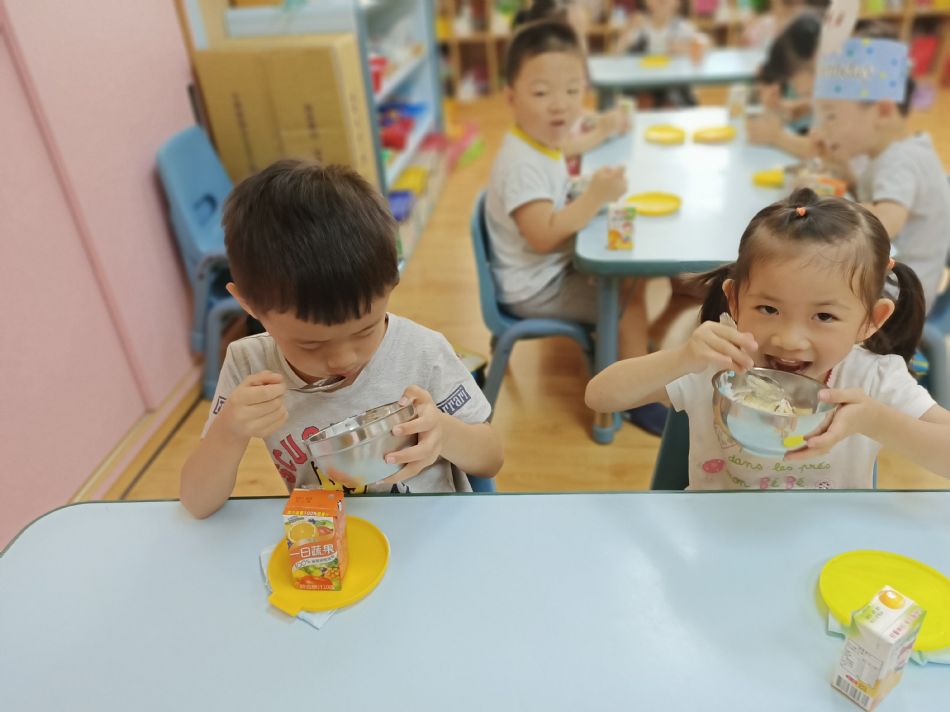 文件 : <FONT COLOR='red'>(109.06.19)Pierce寶貝生日快樂.JPG</FONT> <BR> 尺寸 : <FONT COLOR='blue'>950 × 712</FONT> 圖元 <BR> 格式 : <FONT COLOR='green'>jpg</FONT> <BR> 大小 : <FONT COLOR='green'> -- </FONT> KB