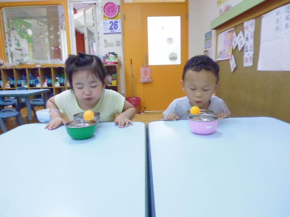 文件 : <FONT COLOR='red'>(109.05.22)主題【跟風玩遊戲~吹乒乓球】-3.JPG</FONT> <BR> 尺寸 : <FONT COLOR='blue'>950 × 712</FONT> 圖元 <BR> 格式 : <FONT COLOR='green'>jpg</FONT> <BR> 大小 : <FONT COLOR='green'> -- </FONT> KB