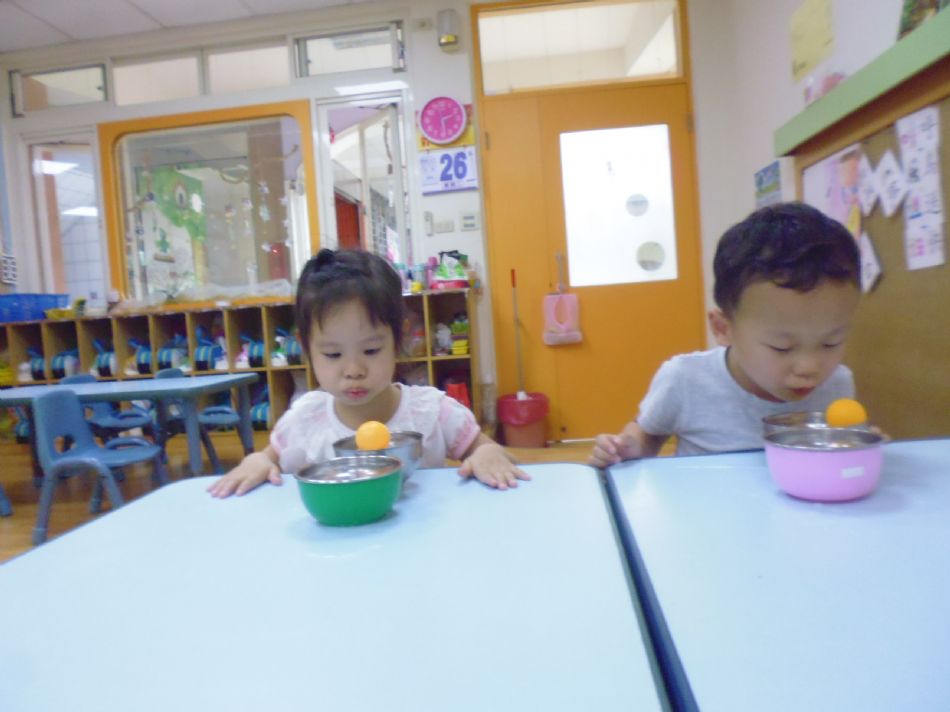 文件 : <FONT COLOR='red'>(109.05.22)主題【跟風玩遊戲~吹乒乓球】-7.JPG</FONT> <BR> 尺寸 : <FONT COLOR='blue'>950 × 712</FONT> 圖元 <BR> 格式 : <FONT COLOR='green'>jpg</FONT> <BR> 大小 : <FONT COLOR='green'> -- </FONT> KB