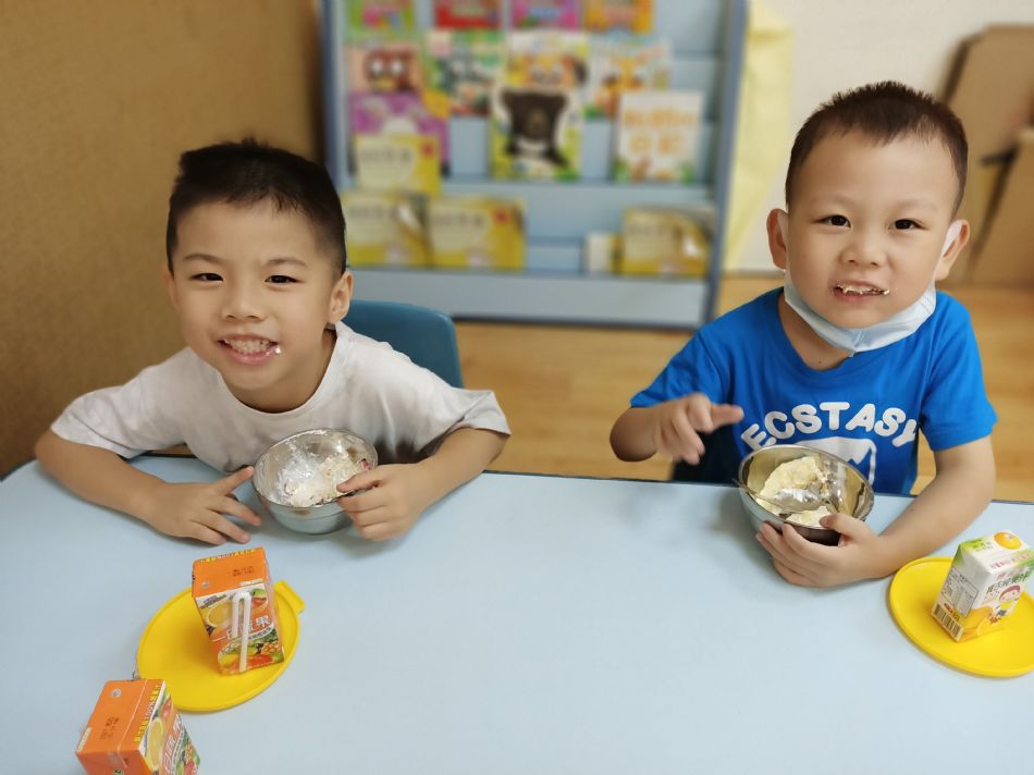 文件 : <FONT COLOR='red'>(109.06.19)Pierce寶貝生日快樂-1.JPG</FONT> <BR> 尺寸 : <FONT COLOR='blue'>950 × 712</FONT> 圖元 <BR> 格式 : <FONT COLOR='green'>jpg</FONT> <BR> 大小 : <FONT COLOR='green'> -- </FONT> KB