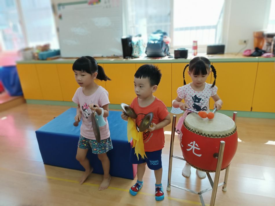 文件 : <FONT COLOR='red'>(109.06.18)奧福音樂-5.JPG</FONT> <BR> 尺寸 : <FONT COLOR='blue'>950 × 712</FONT> 圖元 <BR> 格式 : <FONT COLOR='green'>jpg</FONT> <BR> 大小 : <FONT COLOR='green'> -- </FONT> KB