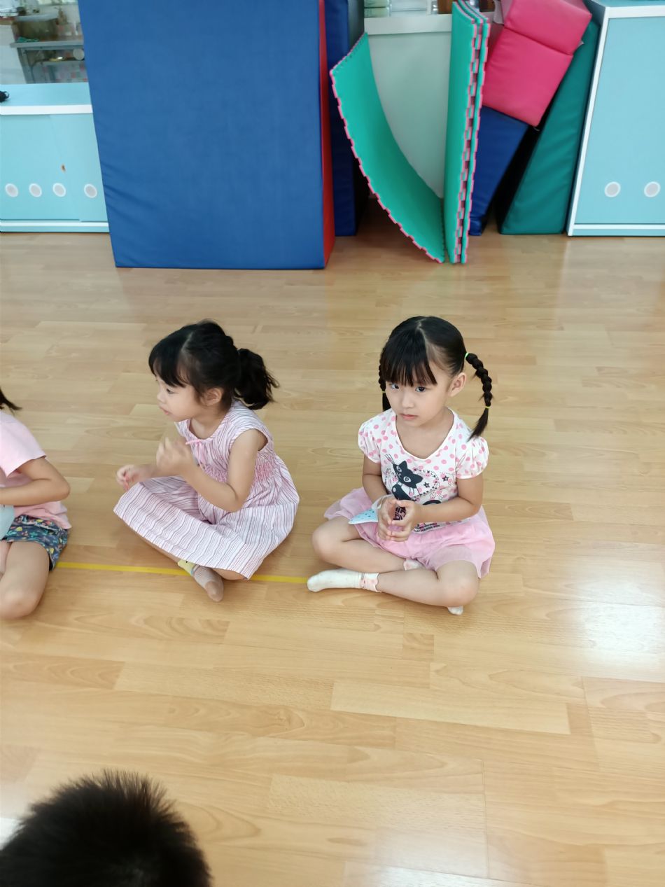 文件 : <FONT COLOR='red'>(109.06.18)奧福音樂-6.JPG</FONT> <BR> 尺寸 : <FONT COLOR='blue'>950 × 1267</FONT> 圖元 <BR> 格式 : <FONT COLOR='green'>jpg</FONT> <BR> 大小 : <FONT COLOR='green'> -- </FONT> KB