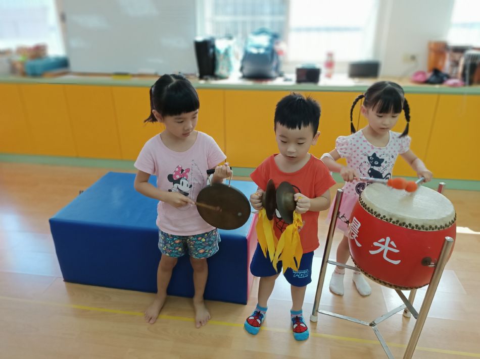 文件 : <FONT COLOR='red'>(109.06.18)奧福音樂-7.JPG</FONT> <BR> 尺寸 : <FONT COLOR='blue'>950 × 712</FONT> 圖元 <BR> 格式 : <FONT COLOR='green'>jpg</FONT> <BR> 大小 : <FONT COLOR='green'> -- </FONT> KB