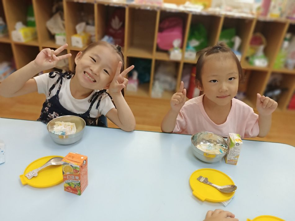 文件 : <FONT COLOR='red'>(109.06.19)Pierce寶貝生日快樂-5.JPG</FONT> <BR> 尺寸 : <FONT COLOR='blue'>950 × 712</FONT> 圖元 <BR> 格式 : <FONT COLOR='green'>jpg</FONT> <BR> 大小 : <FONT COLOR='green'> -- </FONT> KB