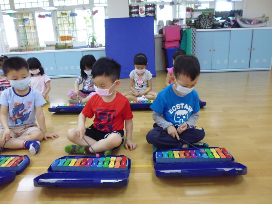 文件 : <FONT COLOR='red'>(109.05.07)奧福音樂-4.JPG</FONT> <BR> 尺寸 : <FONT COLOR='blue'>950 × 712</FONT> 圖元 <BR> 格式 : <FONT COLOR='green'>jpg</FONT> <BR> 大小 : <FONT COLOR='green'> -- </FONT> KB