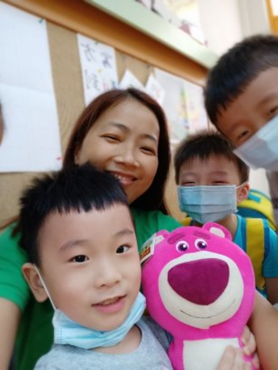 文件 : <FONT COLOR='red'>(109.06.19)Pierce寶貝生日快樂-33.JPG</FONT> <BR> 尺寸 : <FONT COLOR='blue'>950 × 1267</FONT> 圖元 <BR> 格式 : <FONT COLOR='green'>jpg</FONT> <BR> 大小 : <FONT COLOR='green'> -- </FONT> KB