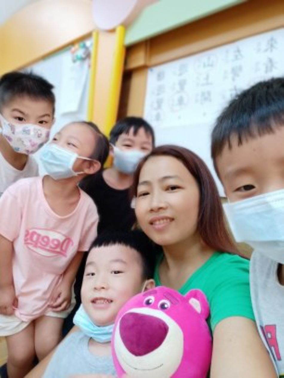 文件 : <FONT COLOR='red'>(109.06.19)Pierce寶貝生日快樂-50.JPG</FONT> <BR> 尺寸 : <FONT COLOR='blue'>950 × 1267</FONT> 圖元 <BR> 格式 : <FONT COLOR='green'>jpg</FONT> <BR> 大小 : <FONT COLOR='green'> -- </FONT> KB