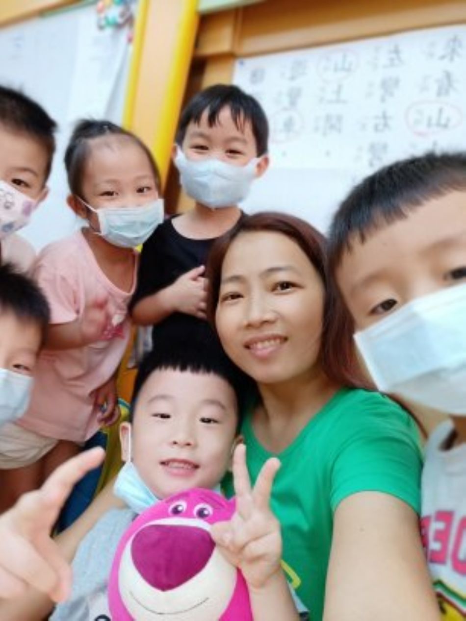 文件 : <FONT COLOR='red'>(109.06.19)Pierce寶貝生日快樂-52.JPG</FONT> <BR> 尺寸 : <FONT COLOR='blue'>950 × 1267</FONT> 圖元 <BR> 格式 : <FONT COLOR='green'>jpg</FONT> <BR> 大小 : <FONT COLOR='green'> -- </FONT> KB