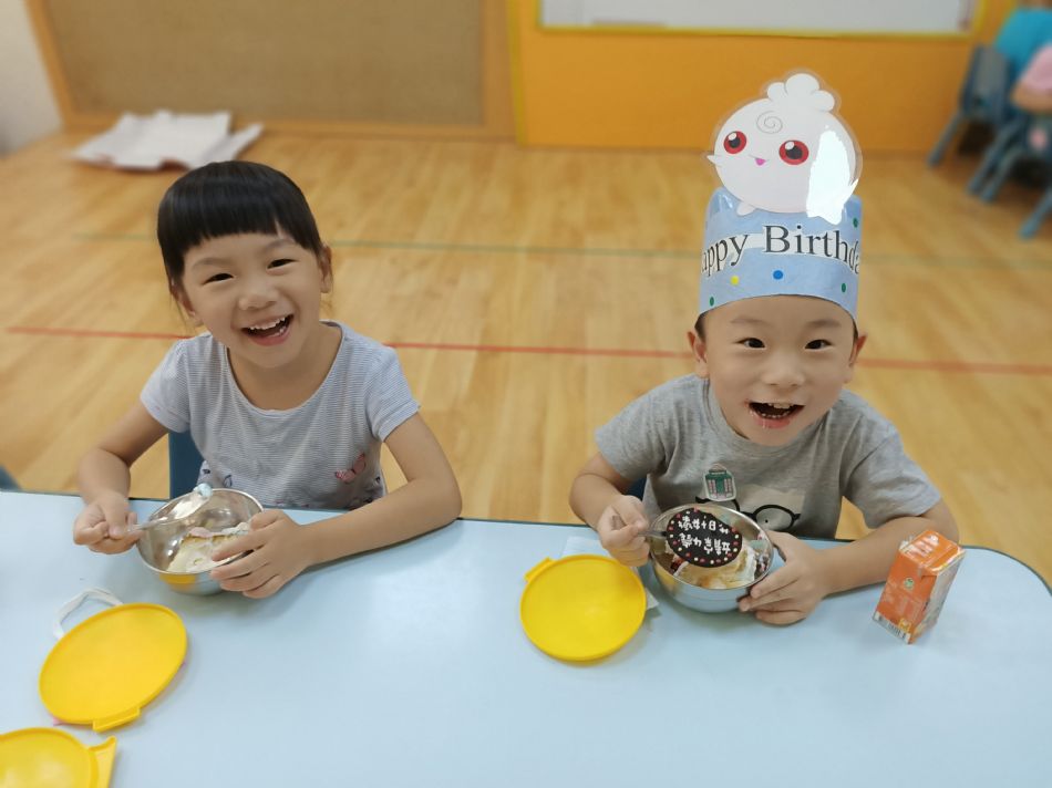 文件 : <FONT COLOR='red'>(109.06.19)Pierce寶貝生日快樂-53.JPG</FONT> <BR> 尺寸 : <FONT COLOR='blue'>950 × 712</FONT> 圖元 <BR> 格式 : <FONT COLOR='green'>jpg</FONT> <BR> 大小 : <FONT COLOR='green'> -- </FONT> KB