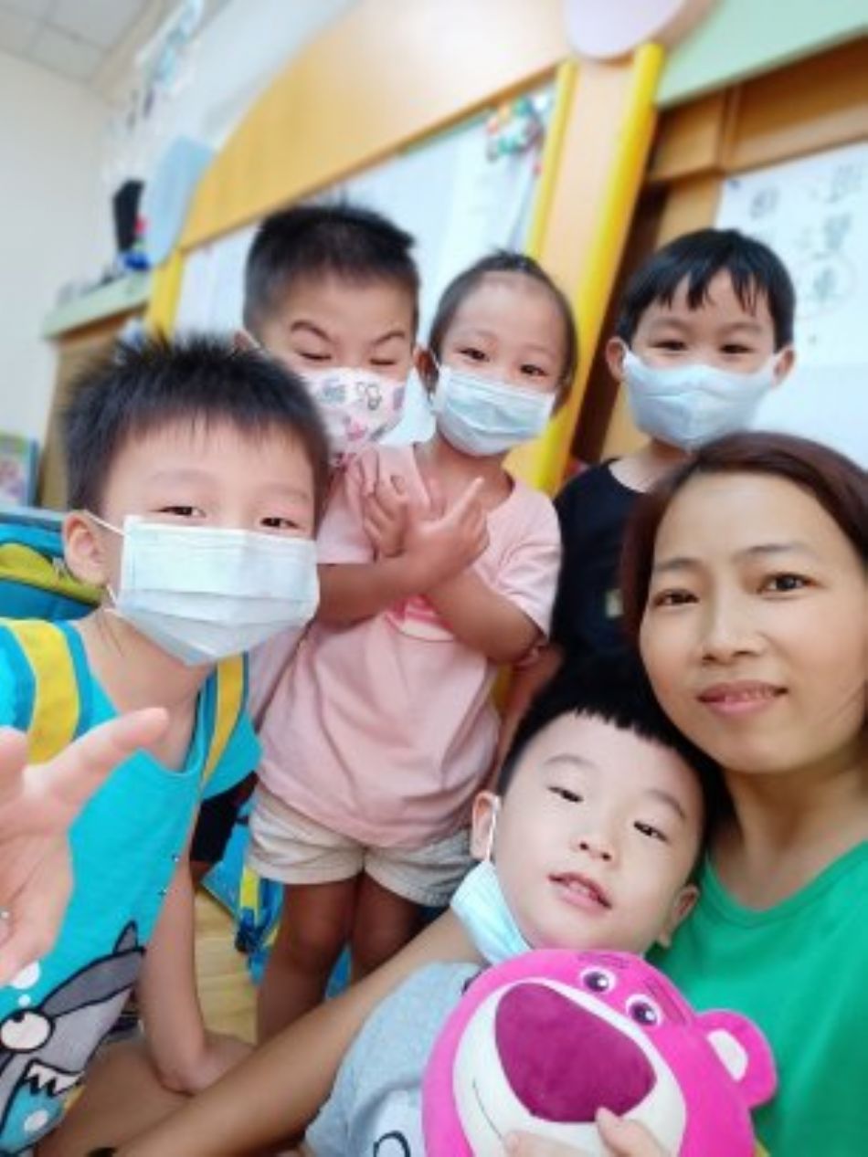 文件 : <FONT COLOR='red'>(109.06.19)Pierce寶貝生日快樂-54.JPG</FONT> <BR> 尺寸 : <FONT COLOR='blue'>950 × 1267</FONT> 圖元 <BR> 格式 : <FONT COLOR='green'>jpg</FONT> <BR> 大小 : <FONT COLOR='green'> -- </FONT> KB