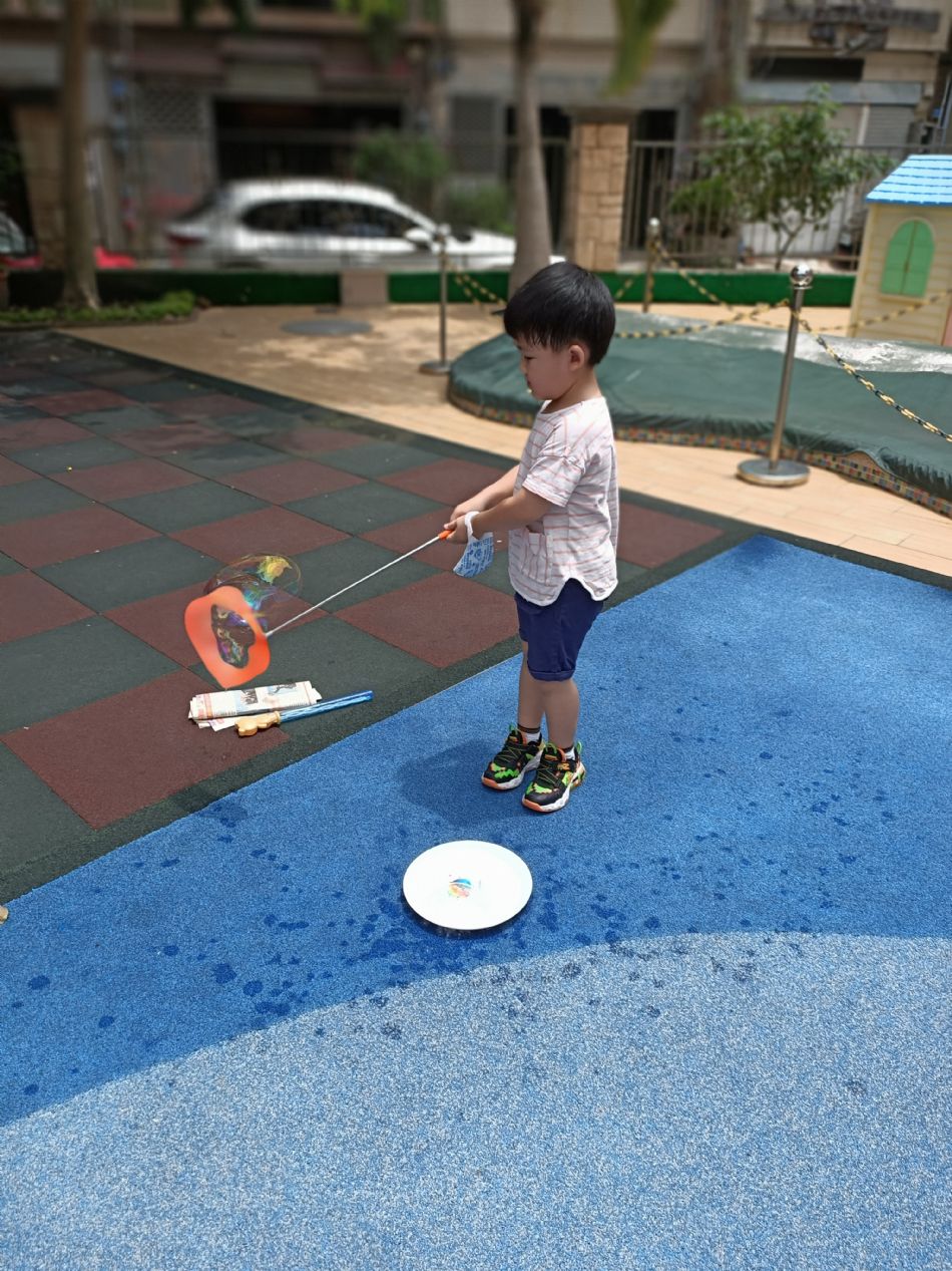 文件 : <FONT COLOR='red'>(109.05.25)主題【跟風玩遊戲~泡泡】.JPG</FONT> <BR> 尺寸 : <FONT COLOR='blue'>950 × 1267</FONT> 圖元 <BR> 格式 : <FONT COLOR='green'>jpg</FONT> <BR> 大小 : <FONT COLOR='green'> -- </FONT> KB