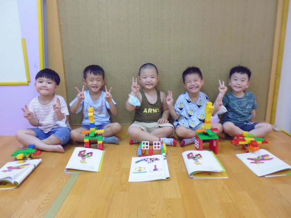 文件 : <FONT COLOR='red'>(109.07.06)樂高積木【總統整B2】-1.JPG</FONT> <BR> 尺寸 : <FONT COLOR='blue'>950 × 712</FONT> 圖元 <BR> 格式 : <FONT COLOR='green'>jpg</FONT> <BR> 大小 : <FONT COLOR='green'> -- </FONT> KB