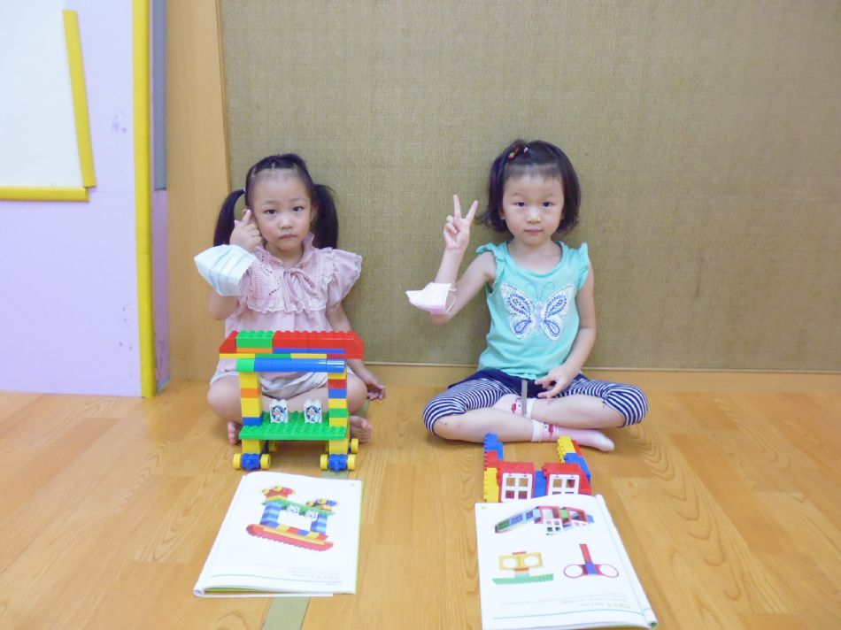 文件 : <FONT COLOR='red'>(109.07.06)樂高積木【總統整B2】.JPG</FONT> <BR> 尺寸 : <FONT COLOR='blue'>950 × 712</FONT> 圖元 <BR> 格式 : <FONT COLOR='green'>jpg</FONT> <BR> 大小 : <FONT COLOR='green'> -- </FONT> KB