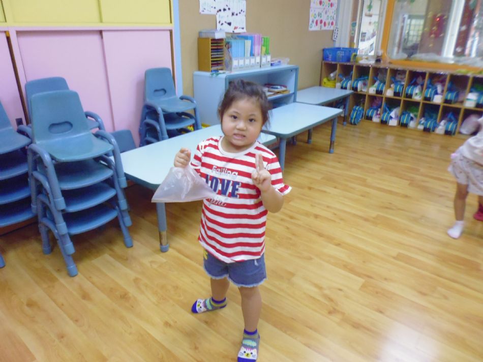 文件 : <FONT COLOR='red'>(109.05.07)主題【最多的風扇風】.JPG</FONT> <BR> 尺寸 : <FONT COLOR='blue'>950 × 712</FONT> 圖元 <BR> 格式 : <FONT COLOR='green'>jpg</FONT> <BR> 大小 : <FONT COLOR='green'> -- </FONT> KB