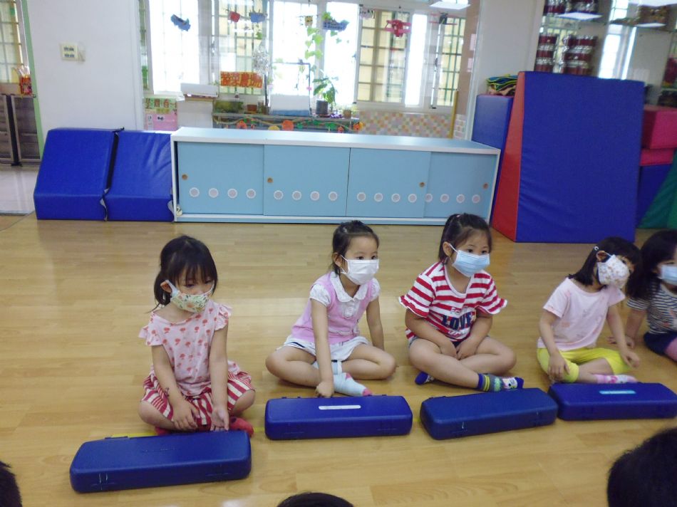 文件 : <FONT COLOR='red'>(109.05.07)奧福音樂-2.JPG</FONT> <BR> 尺寸 : <FONT COLOR='blue'>950 × 712</FONT> 圖元 <BR> 格式 : <FONT COLOR='green'>jpg</FONT> <BR> 大小 : <FONT COLOR='green'> -- </FONT> KB