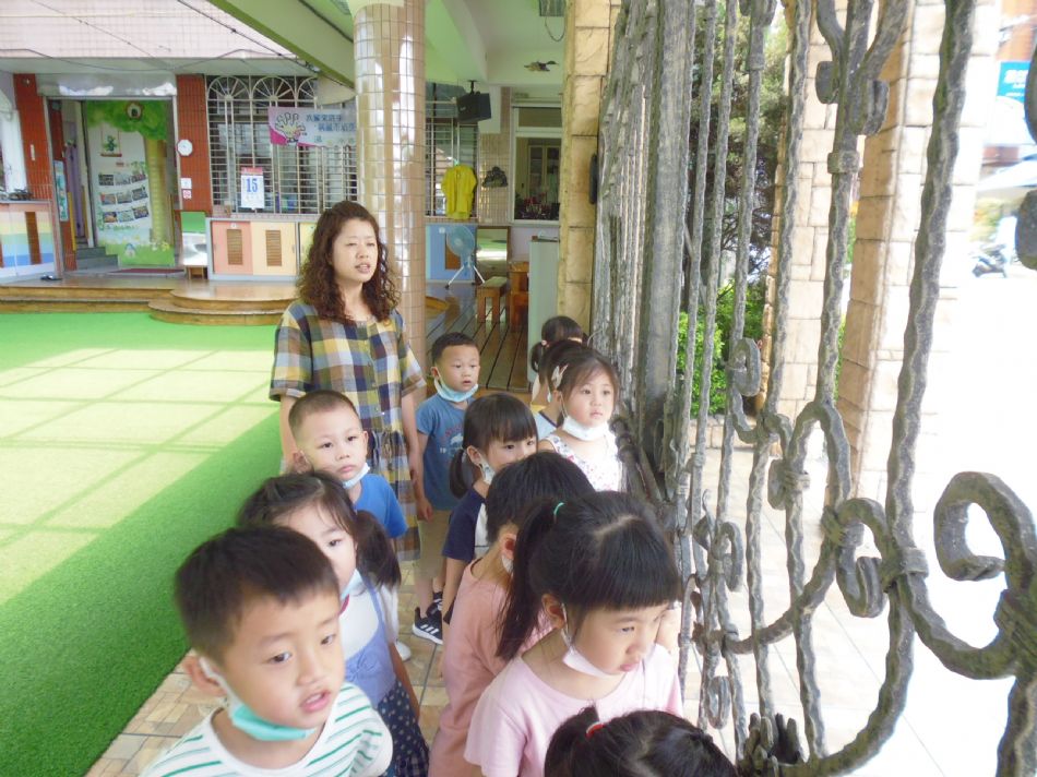 文件 : <FONT COLOR='red'>(109.05.15)邏輯美學【觀察馬路上的招牌】-3.JPG</FONT> <BR> 尺寸 : <FONT COLOR='blue'>950 × 712</FONT> 圖元 <BR> 格式 : <FONT COLOR='green'>jpg</FONT> <BR> 大小 : <FONT COLOR='green'> -- </FONT> KB