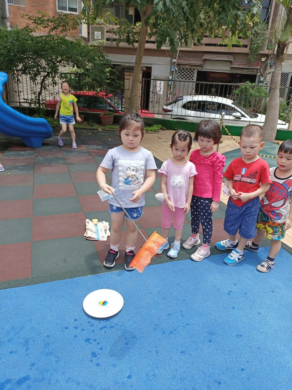 文件 : <FONT COLOR='red'>(109.05.25)主題【跟風玩遊戲~泡泡】-5.JPG</FONT> <BR> 尺寸 : <FONT COLOR='blue'>950 × 1267</FONT> 圖元 <BR> 格式 : <FONT COLOR='green'>jpg</FONT> <BR> 大小 : <FONT COLOR='green'> -- </FONT> KB