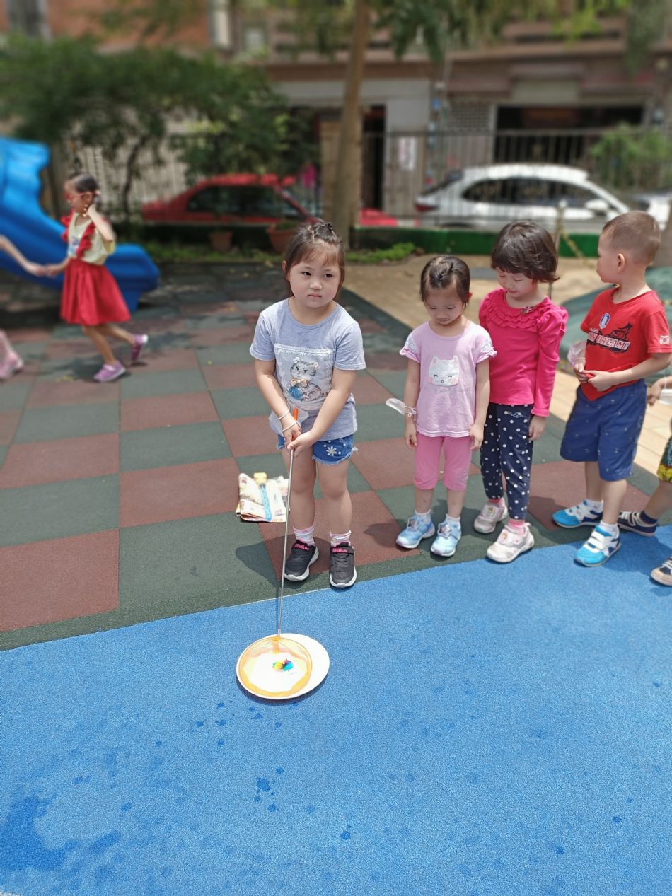 文件 : <FONT COLOR='red'>(109.05.25)主題【跟風玩遊戲~泡泡】.JPG</FONT> <BR> 尺寸 : <FONT COLOR='blue'>950 × 1267</FONT> 圖元 <BR> 格式 : <FONT COLOR='green'>jpg</FONT> <BR> 大小 : <FONT COLOR='green'> -- </FONT> KB