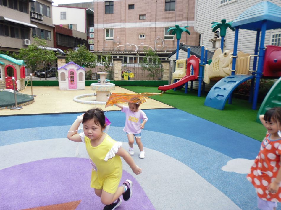 文件 : <FONT COLOR='red'>(109.06.02)主題【跟風玩遊戲~放風箏】-1.JPG</FONT> <BR> 尺寸 : <FONT COLOR='blue'>950 × 712</FONT> 圖元 <BR> 格式 : <FONT COLOR='green'>jpg</FONT> <BR> 大小 : <FONT COLOR='green'> -- </FONT> KB