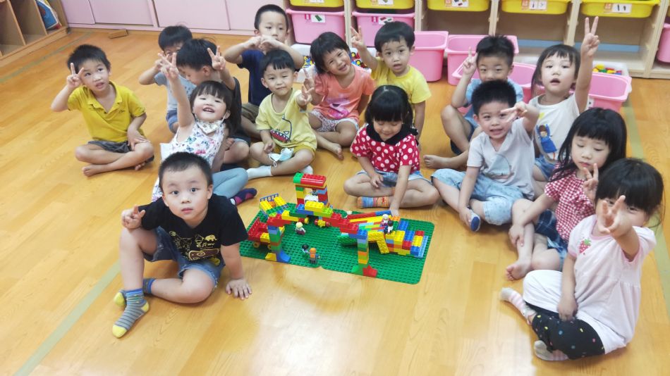 文件 : <FONT COLOR='red'>(109.06.23)樂高【統整活動】-6.JPG</FONT> <BR> 尺寸 : <FONT COLOR='blue'>950 × 534</FONT> 圖元 <BR> 格式 : <FONT COLOR='green'>jpg</FONT> <BR> 大小 : <FONT COLOR='green'> -- </FONT> KB