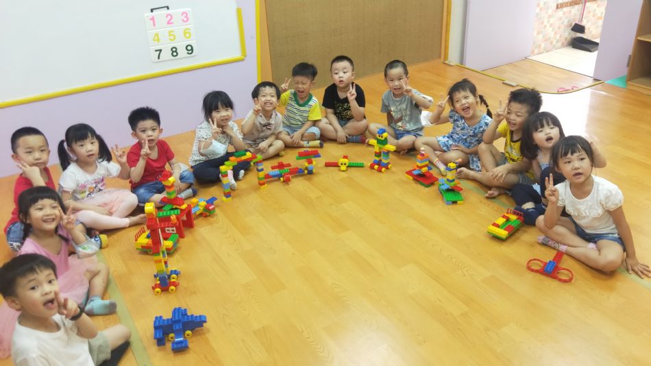 文件 : <FONT COLOR='red'>(109.07.10)樂高【統整活動】-2.JPG</FONT> <BR> 尺寸 : <FONT COLOR='blue'>950 × 534</FONT> 圖元 <BR> 格式 : <FONT COLOR='green'>jpg</FONT> <BR> 大小 : <FONT COLOR='green'> -- </FONT> KB