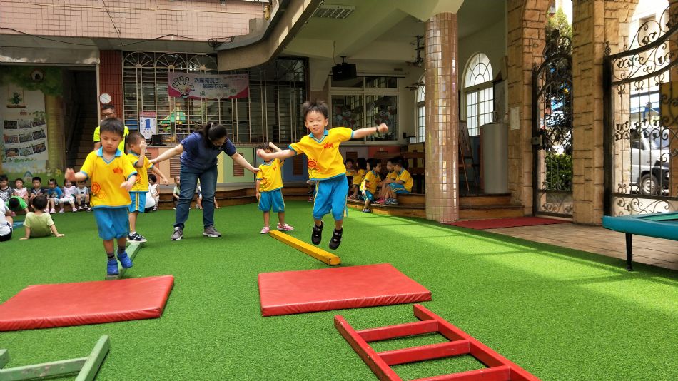 文件 : <FONT COLOR='red'>(109.07.01)體能課-5.JPG</FONT> <BR> 尺寸 : <FONT COLOR='blue'>950 × 534</FONT> 圖元 <BR> 格式 : <FONT COLOR='green'>jpg</FONT> <BR> 大小 : <FONT COLOR='green'> -- </FONT> KB