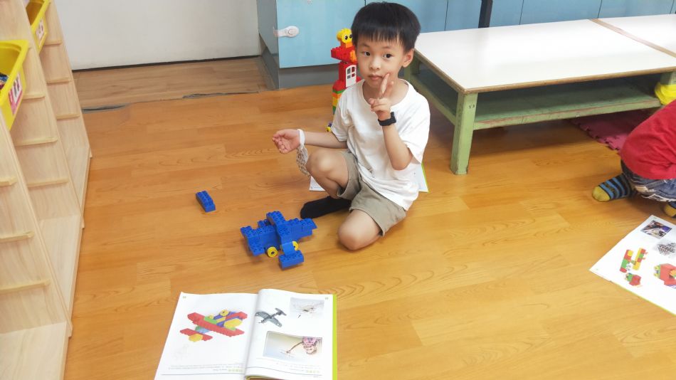 文件 : <FONT COLOR='red'>(109.07.10)樂高【統整活動】-2.JPG</FONT> <BR> 尺寸 : <FONT COLOR='blue'>950 × 534</FONT> 圖元 <BR> 格式 : <FONT COLOR='green'>jpg</FONT> <BR> 大小 : <FONT COLOR='green'> -- </FONT> KB