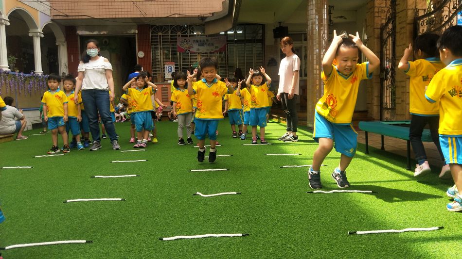 文件 : <FONT COLOR='red'>(109.06.03)體能課-10.JPG</FONT> <BR> 尺寸 : <FONT COLOR='blue'>950 × 534</FONT> 圖元 <BR> 格式 : <FONT COLOR='green'>jpg</FONT> <BR> 大小 : <FONT COLOR='green'> -- </FONT> KB