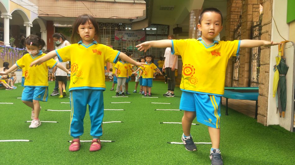 文件 : <FONT COLOR='red'>(109.06.03)體能課-2.JPG</FONT> <BR> 尺寸 : <FONT COLOR='blue'>950 × 534</FONT> 圖元 <BR> 格式 : <FONT COLOR='green'>jpg</FONT> <BR> 大小 : <FONT COLOR='green'> -- </FONT> KB