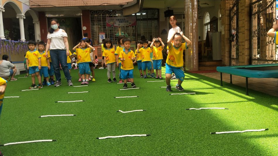 文件 : <FONT COLOR='red'>(109.06.03)體能課-7.JPG</FONT> <BR> 尺寸 : <FONT COLOR='blue'>950 × 534</FONT> 圖元 <BR> 格式 : <FONT COLOR='green'>jpg</FONT> <BR> 大小 : <FONT COLOR='green'> -- </FONT> KB