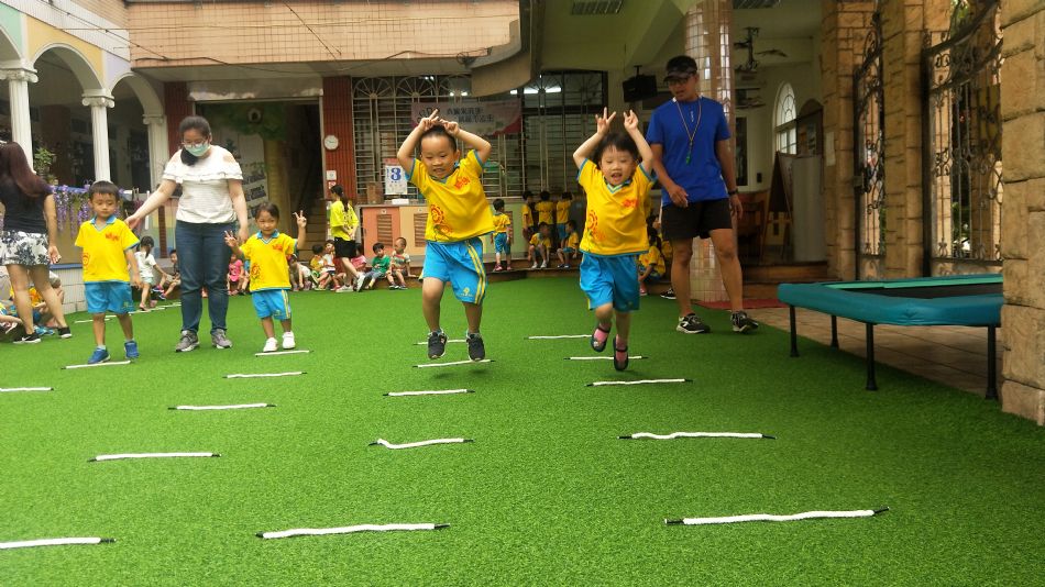 文件 : <FONT COLOR='red'>(109.06.03)體能課-8.JPG</FONT> <BR> 尺寸 : <FONT COLOR='blue'>950 × 534</FONT> 圖元 <BR> 格式 : <FONT COLOR='green'>jpg</FONT> <BR> 大小 : <FONT COLOR='green'> -- </FONT> KB