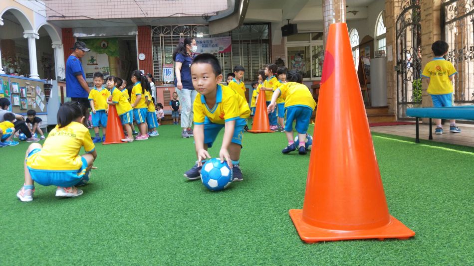 文件 : <FONT COLOR='red'>(109.06.17)體能課-2.JPG</FONT> <BR> 尺寸 : <FONT COLOR='blue'>950 × 534</FONT> 圖元 <BR> 格式 : <FONT COLOR='green'>jpg</FONT> <BR> 大小 : <FONT COLOR='green'> -- </FONT> KB