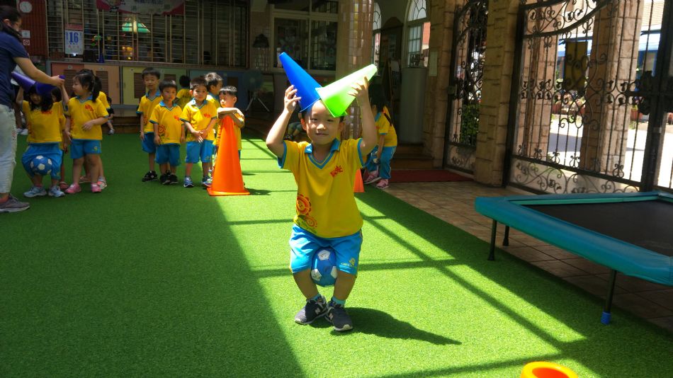 文件 : <FONT COLOR='red'>(109.06.17)體能課-4.JPG</FONT> <BR> 尺寸 : <FONT COLOR='blue'>950 × 534</FONT> 圖元 <BR> 格式 : <FONT COLOR='green'>jpg</FONT> <BR> 大小 : <FONT COLOR='green'> -- </FONT> KB