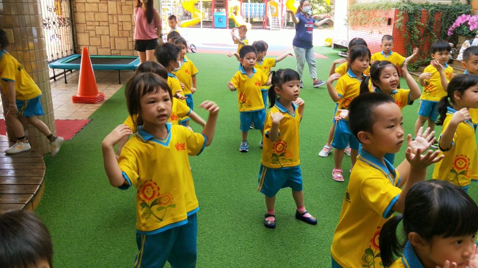 文件 : <FONT COLOR='red'>(109.06.17)體能課-6.JPG</FONT> <BR> 尺寸 : <FONT COLOR='blue'>950 × 534</FONT> 圖元 <BR> 格式 : <FONT COLOR='green'>jpg</FONT> <BR> 大小 : <FONT COLOR='green'> -- </FONT> KB