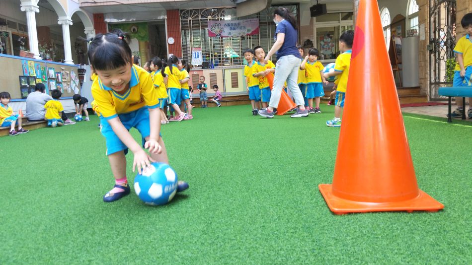 文件 : <FONT COLOR='red'>(109.06.17)體能課-3.JPG</FONT> <BR> 尺寸 : <FONT COLOR='blue'>950 × 534</FONT> 圖元 <BR> 格式 : <FONT COLOR='green'>jpg</FONT> <BR> 大小 : <FONT COLOR='green'> -- </FONT> KB