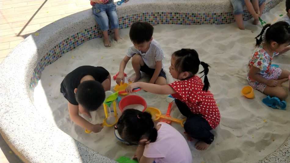 文件 : <FONT COLOR='red'>(109.06.22)玩沙趣-4.JPG</FONT> <BR> 尺寸 : <FONT COLOR='blue'>950 × 534</FONT> 圖元 <BR> 格式 : <FONT COLOR='green'>jpg</FONT> <BR> 大小 : <FONT COLOR='green'> -- </FONT> KB