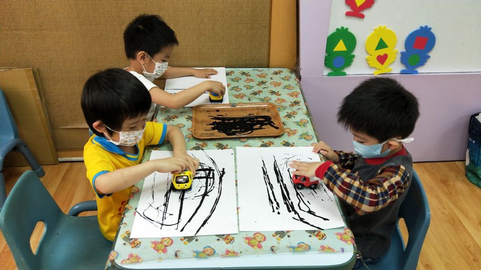 文件 : <FONT COLOR='red'>(109.05.29)美感課-1.JPG</FONT> <BR> 尺寸 : <FONT COLOR='blue'>950 × 534</FONT> 圖元 <BR> 格式 : <FONT COLOR='green'>jpg</FONT> <BR> 大小 : <FONT COLOR='green'> -- </FONT> KB