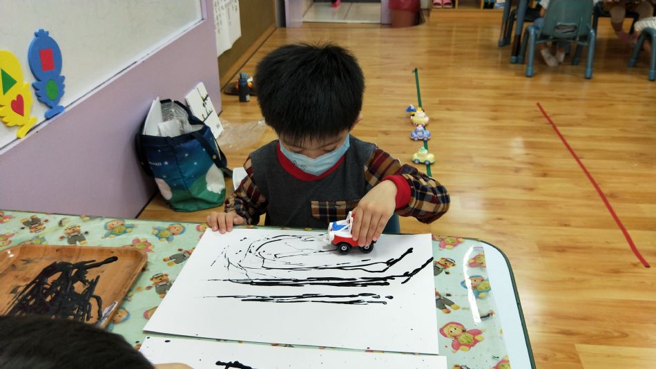 文件 : <FONT COLOR='red'>(109.05.29)美感課-2.JPG</FONT> <BR> 尺寸 : <FONT COLOR='blue'>950 × 534</FONT> 圖元 <BR> 格式 : <FONT COLOR='green'>jpg</FONT> <BR> 大小 : <FONT COLOR='green'> -- </FONT> KB