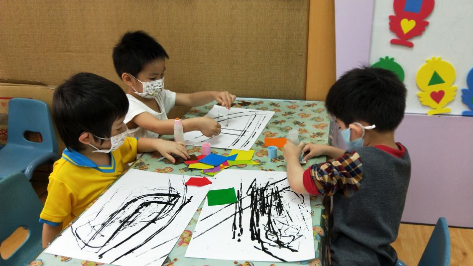 文件 : <FONT COLOR='red'>(109.05.29)美感課-3.JPG</FONT> <BR> 尺寸 : <FONT COLOR='blue'>950 × 534</FONT> 圖元 <BR> 格式 : <FONT COLOR='green'>jpg</FONT> <BR> 大小 : <FONT COLOR='green'> -- </FONT> KB