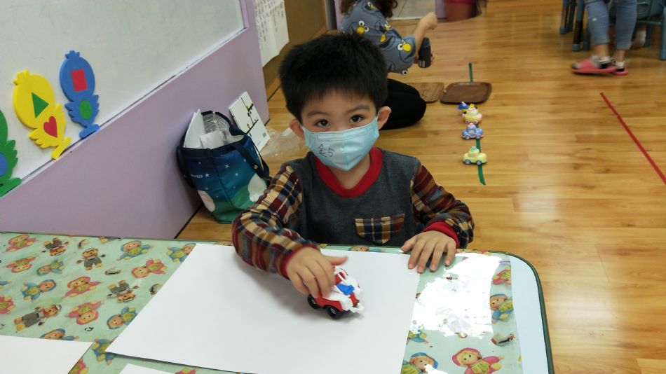 文件 : <FONT COLOR='red'>(109.05.29)美感課.JPG</FONT> <BR> 尺寸 : <FONT COLOR='blue'>950 × 534</FONT> 圖元 <BR> 格式 : <FONT COLOR='green'>jpg</FONT> <BR> 大小 : <FONT COLOR='green'> -- </FONT> KB