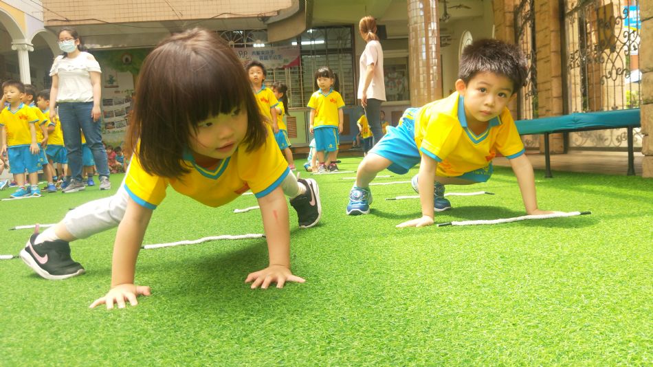 文件 : <FONT COLOR='red'>(109.06.03)體能課-6.JPG</FONT> <BR> 尺寸 : <FONT COLOR='blue'>950 × 534</FONT> 圖元 <BR> 格式 : <FONT COLOR='green'>jpg</FONT> <BR> 大小 : <FONT COLOR='green'> -- </FONT> KB