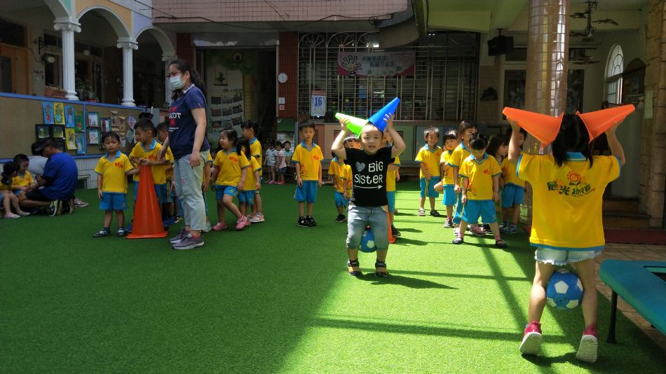 文件 : <FONT COLOR='red'>(109.06.17)體能課-2.JPG</FONT> <BR> 尺寸 : <FONT COLOR='blue'>950 × 534</FONT> 圖元 <BR> 格式 : <FONT COLOR='green'>jpg</FONT> <BR> 大小 : <FONT COLOR='green'> -- </FONT> KB