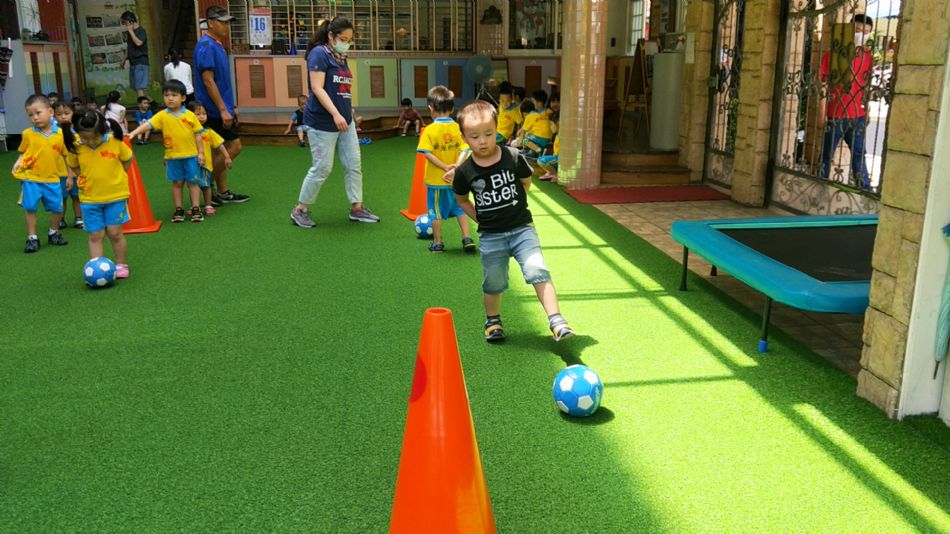 文件 : <FONT COLOR='red'>(109.06.17)體能課-3.JPG</FONT> <BR> 尺寸 : <FONT COLOR='blue'>950 × 534</FONT> 圖元 <BR> 格式 : <FONT COLOR='green'>jpg</FONT> <BR> 大小 : <FONT COLOR='green'> -- </FONT> KB