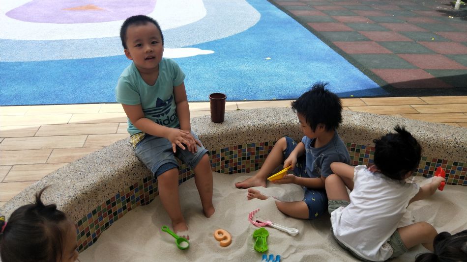 文件 : <FONT COLOR='red'>(109.06.20)第一次玩沙趣-4.JPG</FONT> <BR> 尺寸 : <FONT COLOR='blue'>950 × 534</FONT> 圖元 <BR> 格式 : <FONT COLOR='green'>jpg</FONT> <BR> 大小 : <FONT COLOR='green'> -- </FONT> KB