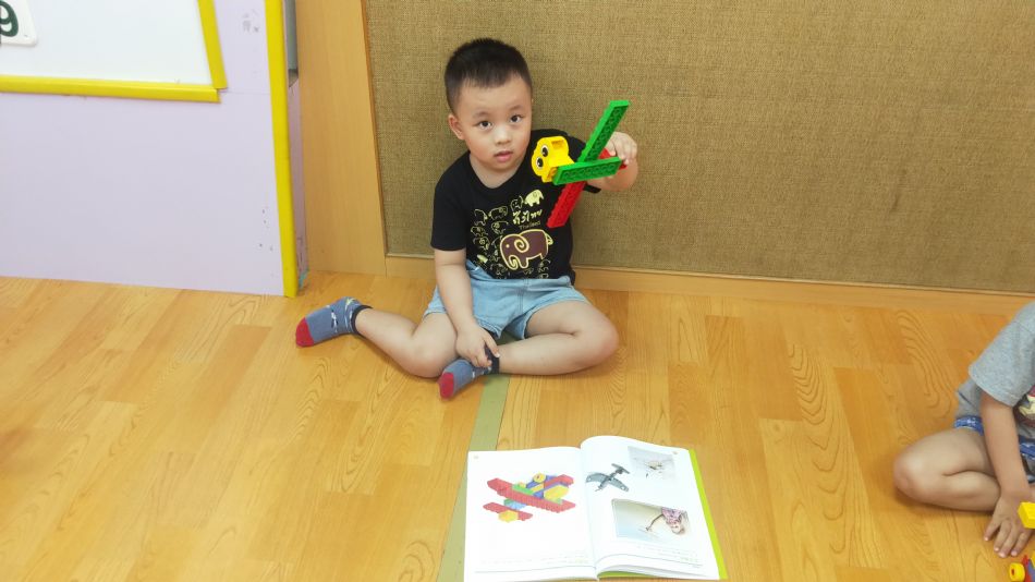 文件 : <FONT COLOR='red'>(109.07.10)樂高【統整活動】-1.JPG</FONT> <BR> 尺寸 : <FONT COLOR='blue'>950 × 534</FONT> 圖元 <BR> 格式 : <FONT COLOR='green'>jpg</FONT> <BR> 大小 : <FONT COLOR='green'> -- </FONT> KB