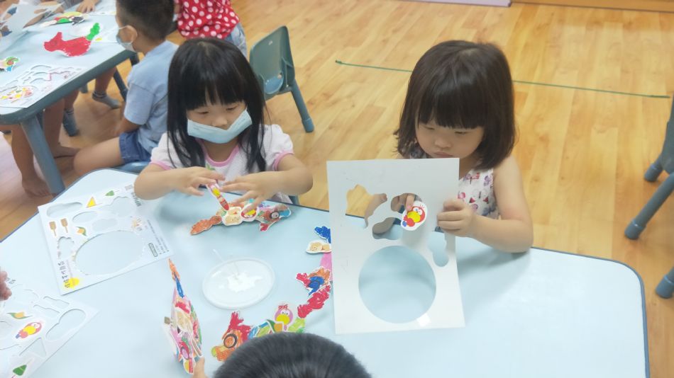 文件 : <FONT COLOR='red'>(109.06.24)龍舟-1.JPG</FONT> <BR> 尺寸 : <FONT COLOR='blue'>950 × 534</FONT> 圖元 <BR> 格式 : <FONT COLOR='green'>jpg</FONT> <BR> 大小 : <FONT COLOR='green'> -- </FONT> KB