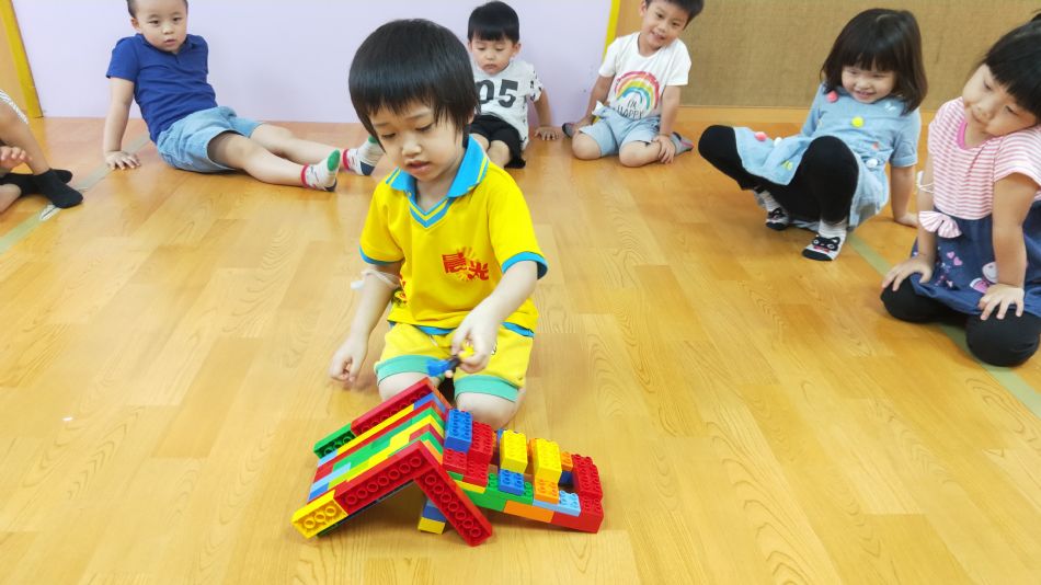 文件 : <FONT COLOR='red'>(109.06.02)樂高【溜滑梯】-1.JPG</FONT> <BR> 尺寸 : <FONT COLOR='blue'>950 × 534</FONT> 圖元 <BR> 格式 : <FONT COLOR='green'>jpg</FONT> <BR> 大小 : <FONT COLOR='green'> -- </FONT> KB